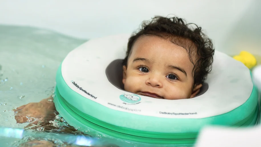 De voordelen van veel waterpret voor jouw baby